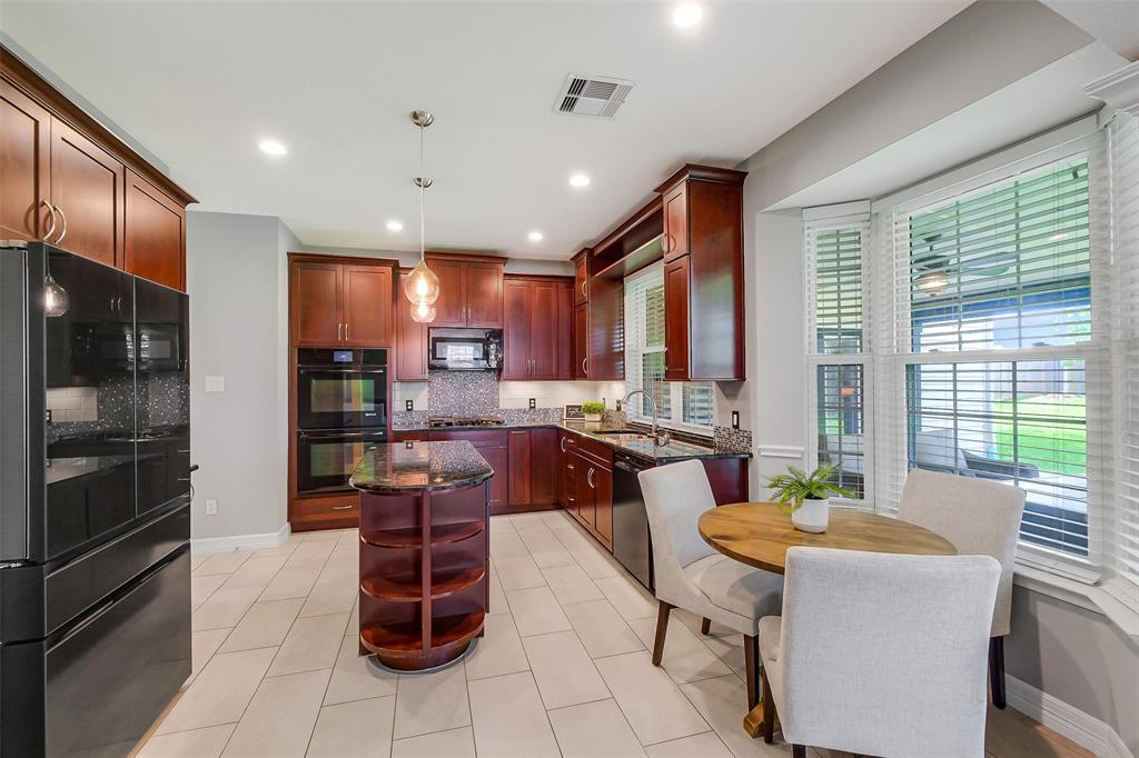 1416 Blueberry Lane, Friendswood, Texas image 10