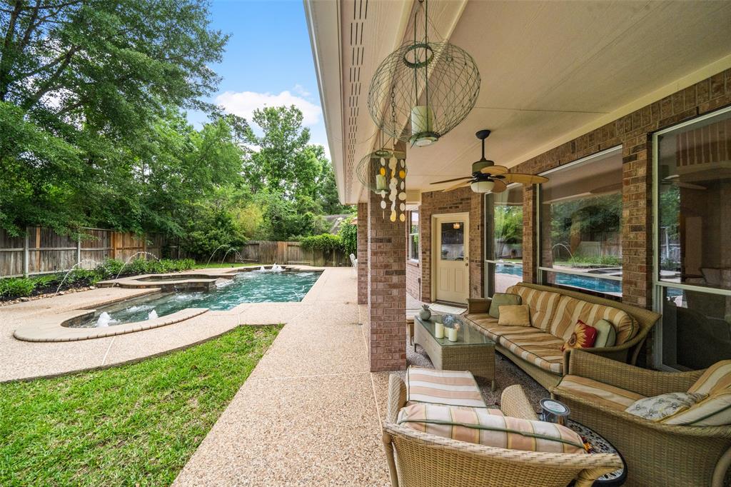19 Beauty Bower Place, The Woodlands, Texas image 2