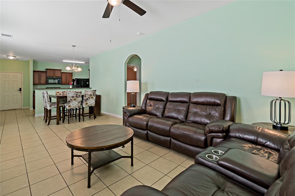 6418 Bolinas Court, Rosharon, Texas image 4