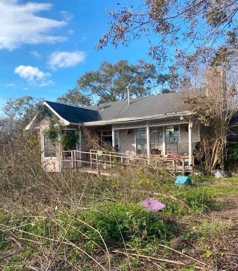 A home in Rosharon