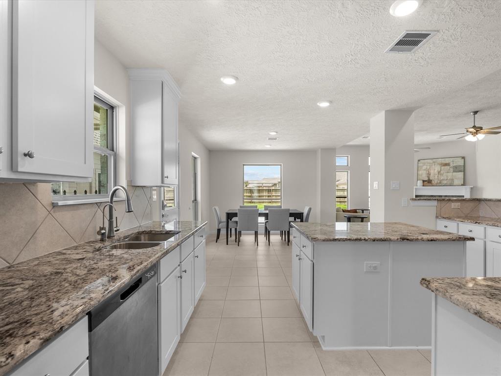 2114 Yarnell Road, Dickinson, Texas image 10