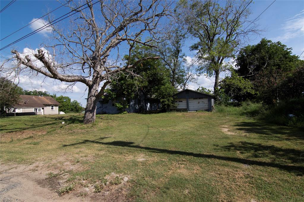 1112 & 1108 N Baumgarten Street, Schulenburg, Texas image 6