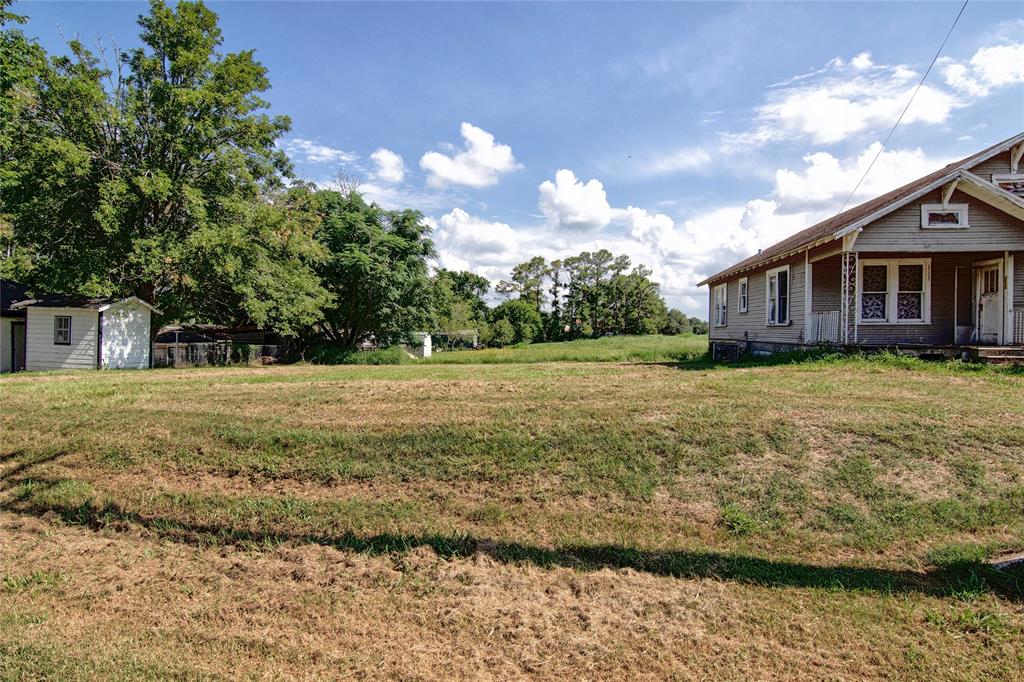 1112 & 1108 N Baumgarten Street, Schulenburg, Texas image 8