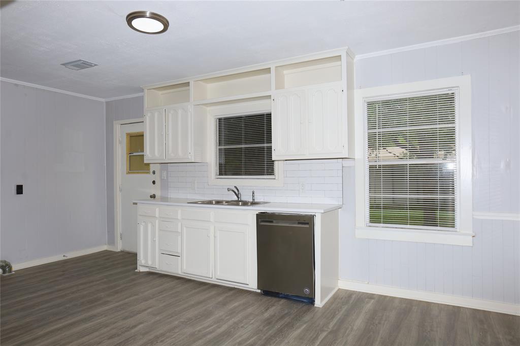 617 Hurst Street, Angleton, Texas image 5