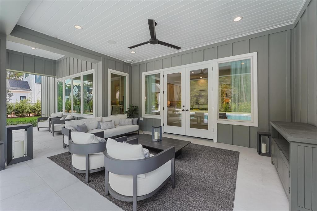 208 Heron Pointe Drive