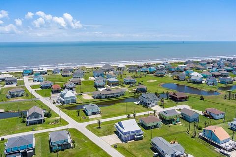 A home in Crystal Beach