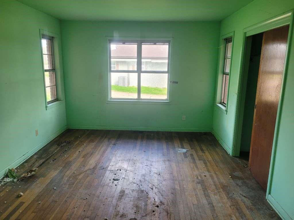 806 E 1st St, Hughes Springs, Texas image 6