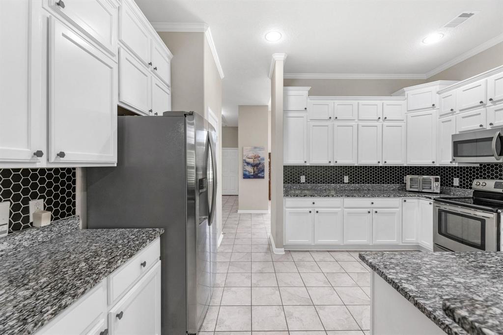 31726 Bayou Bend Bnd, Richwood, Texas image 16