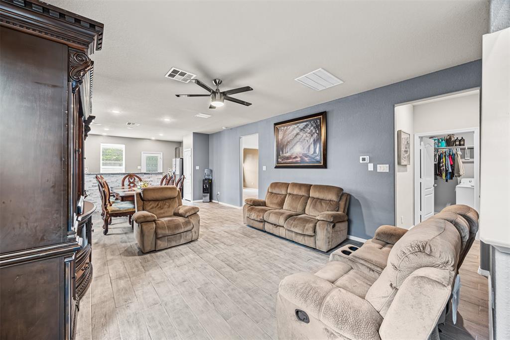 24818 Russet Bluff Trail, Houston, Texas image 5