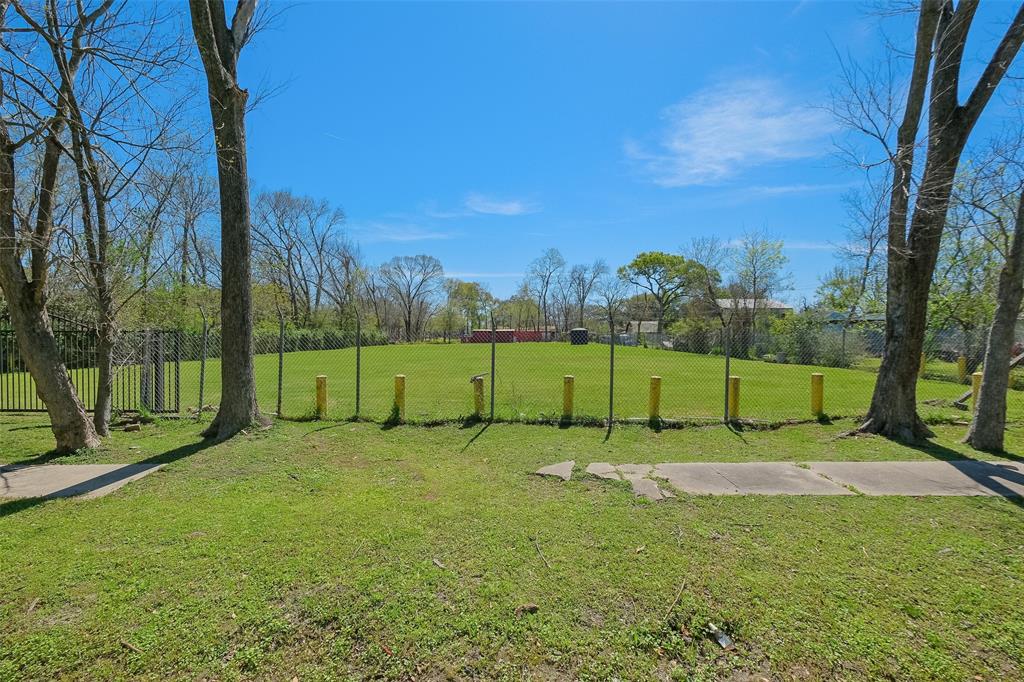 E Anderson Road, Houston, Texas image 4