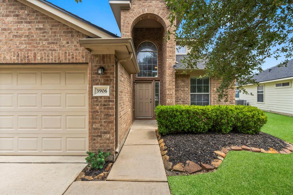 3906 Falvel Shadow Creek Drive