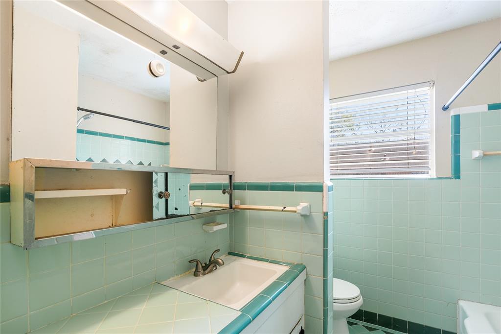 1504 N San Jacinto Street, Conroe, Texas image 17