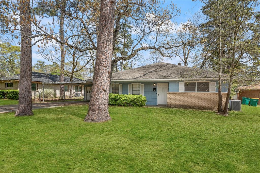 1504 N San Jacinto Street, Conroe, Texas image 1