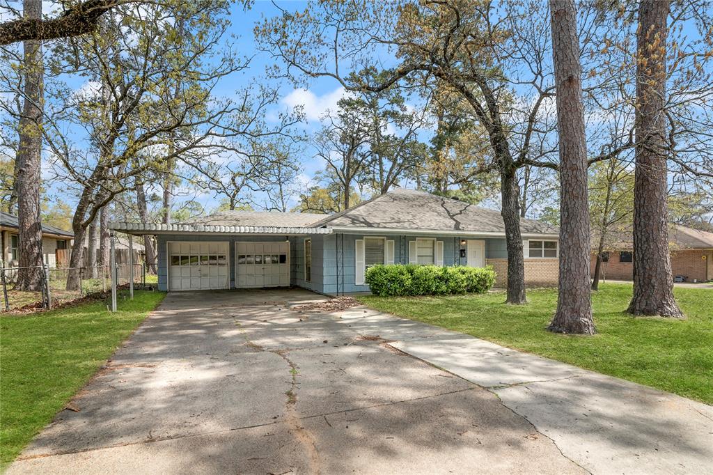 1504 N San Jacinto Street, Conroe, Texas image 2