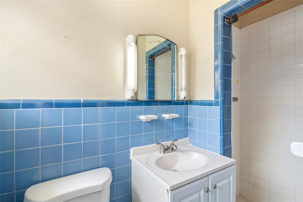 1504 N San Jacinto Street, Conroe, Texas image 20