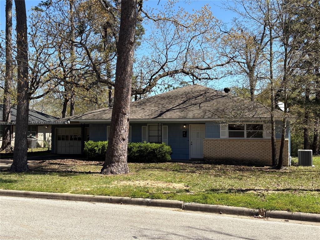 1504 N San Jacinto Street, Conroe, Texas image 3