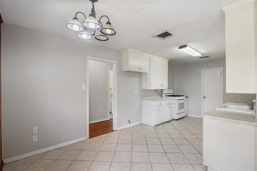 1504 N San Jacinto Street, Conroe, Texas image 11