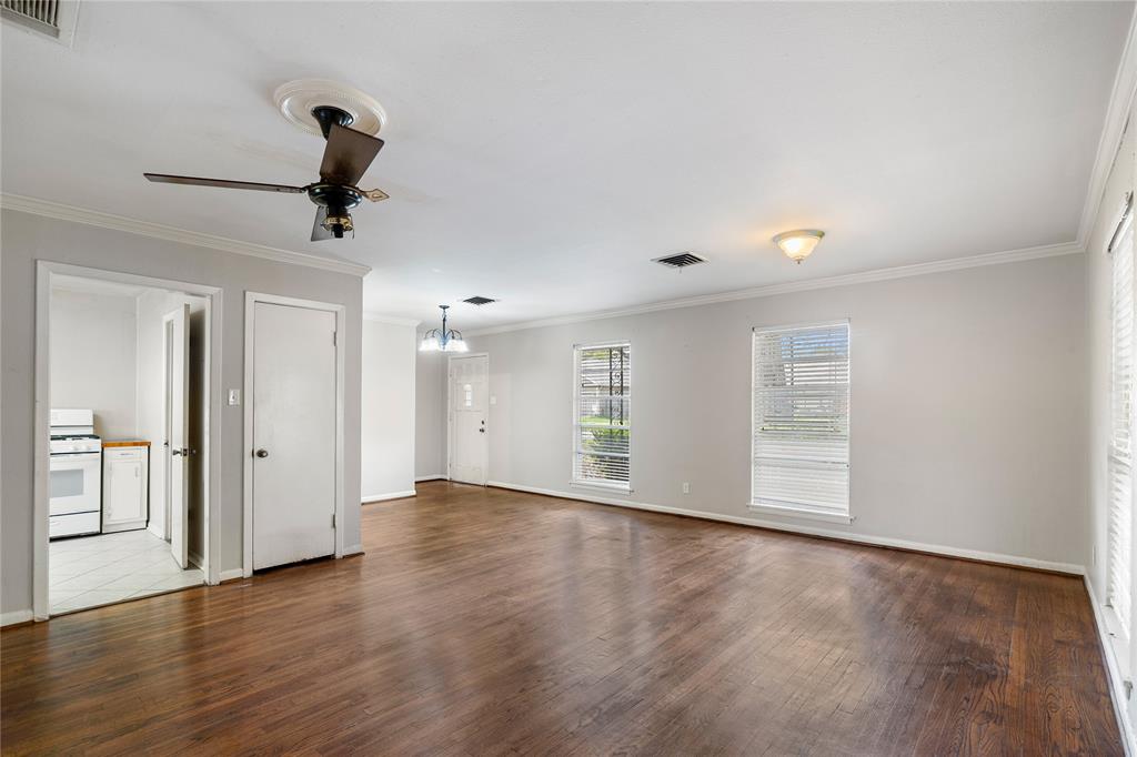 1504 N San Jacinto Street, Conroe, Texas image 7
