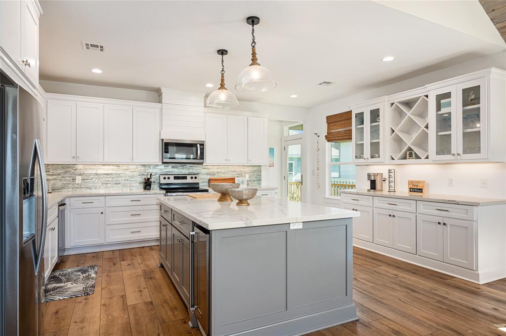 968 Pelican Lane, Crystal Beach, Texas image 15