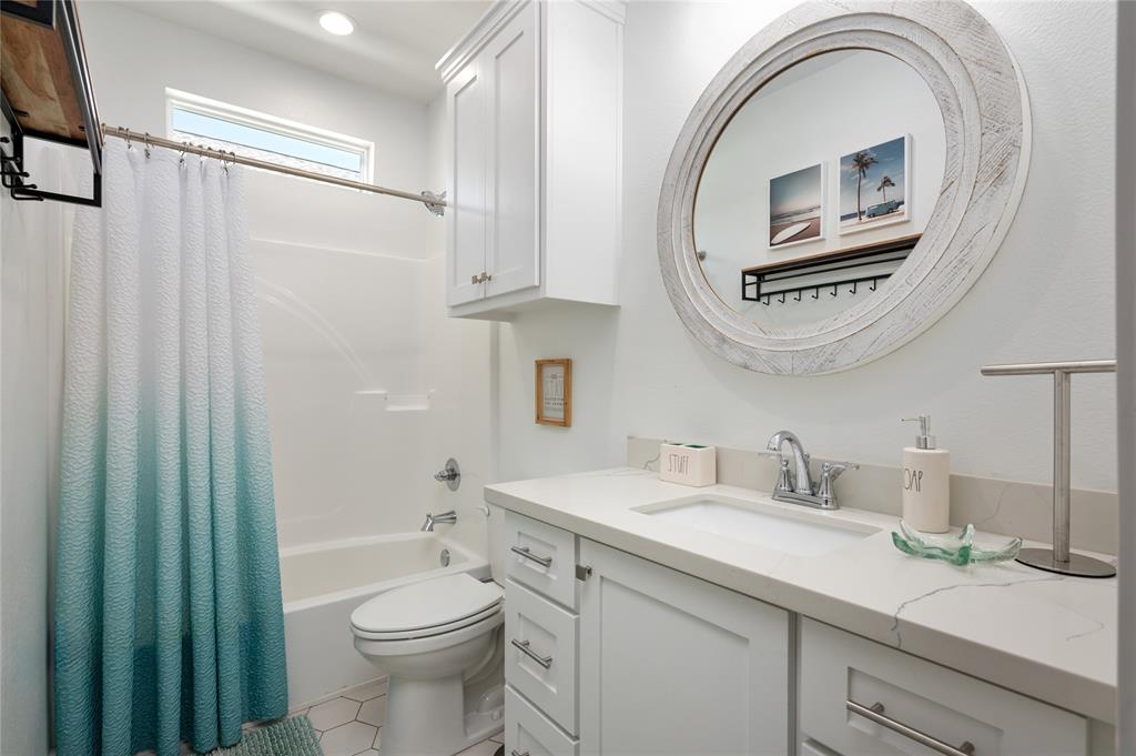 968 Pelican Lane, Crystal Beach, Texas image 32