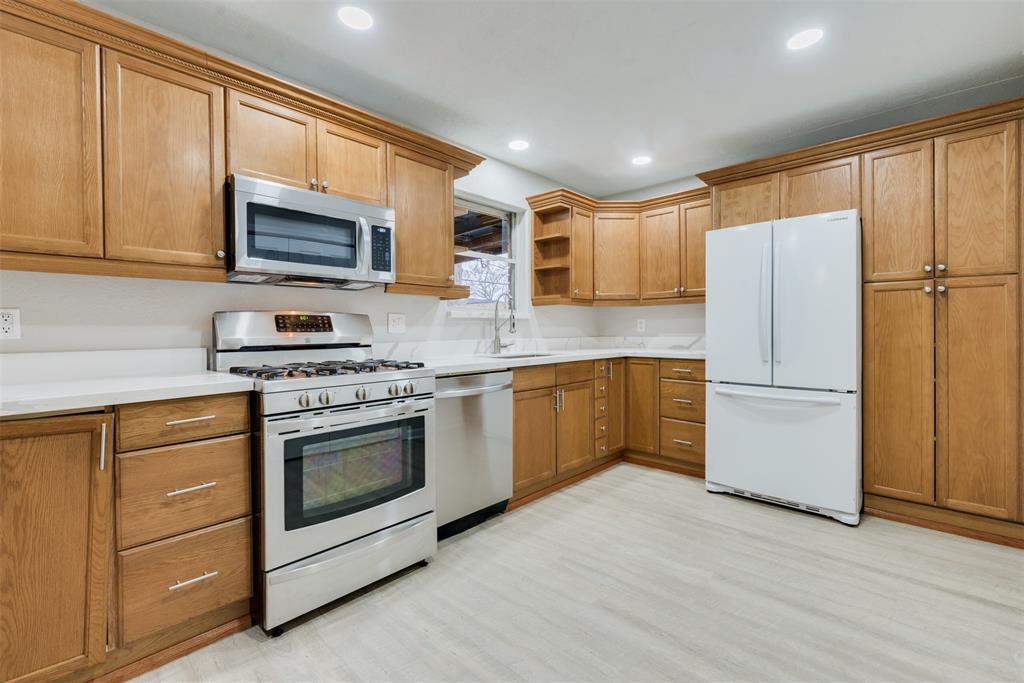 2626 Hillshire