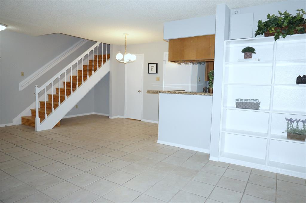 3600 Jeanetta Street 201
