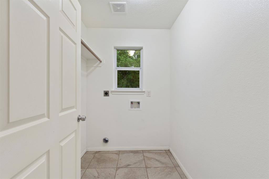 12502 Hackberry Drive, Willis, Texas image 17