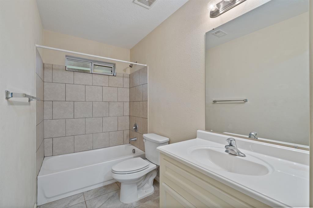 12502 Hackberry Drive, Willis, Texas image 28