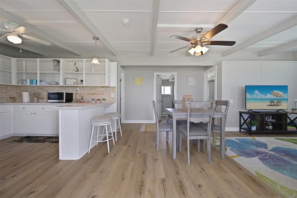 611 Fort Velasco Drive, Surfside Beach, Texas image 10