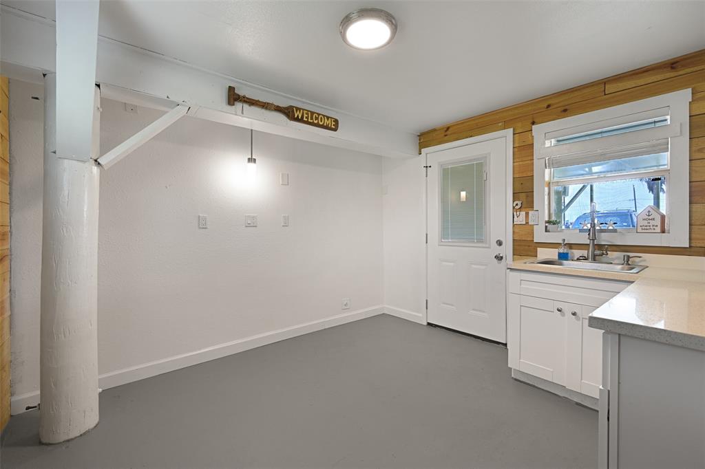 611 Fort Velasco Drive, Surfside Beach, Texas image 25