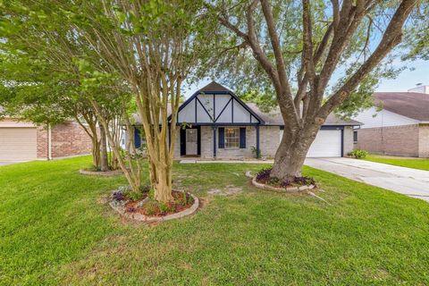 Photo of 404 Country Lane, League City, TX 77573 (MLS # 92374274)