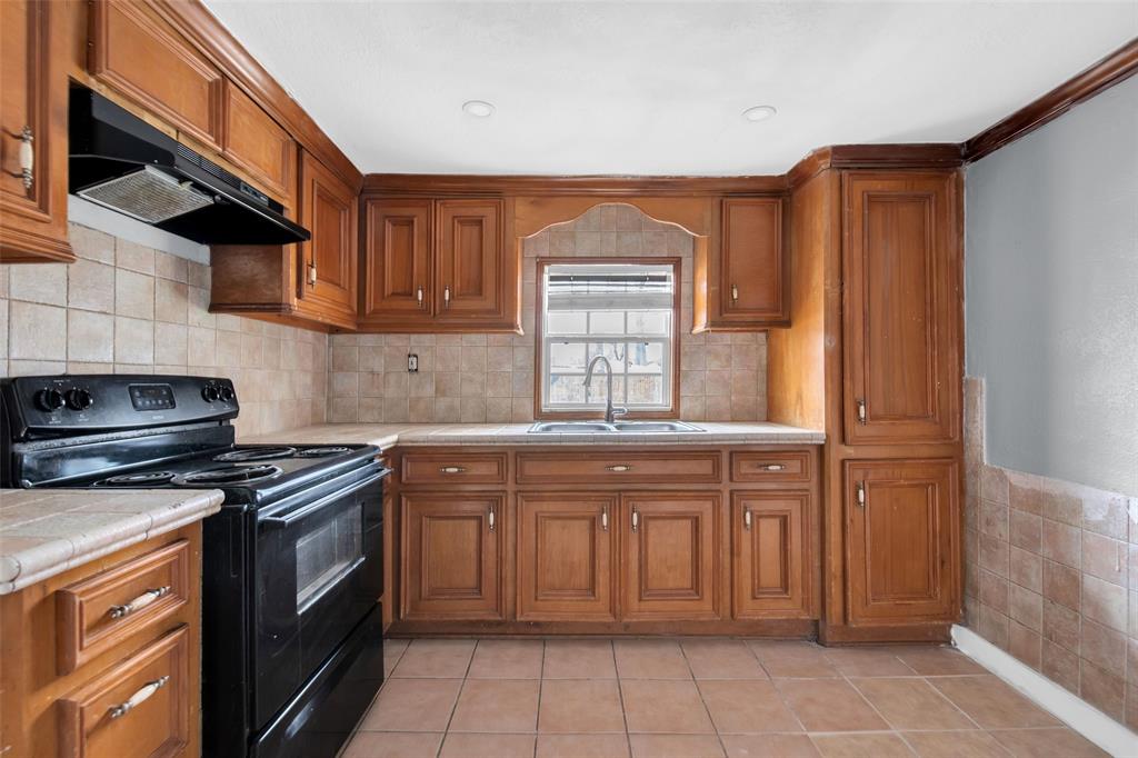 1016 Apache Street, Houston, Texas image 9