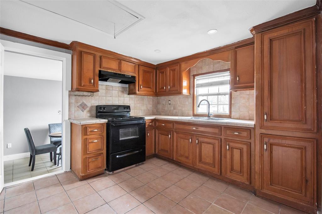 1016 Apache Street, Houston, Texas image 10