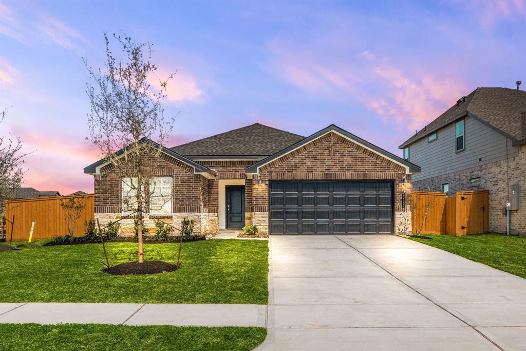 2916 Windbound Drive, Texas City, Texas image 1