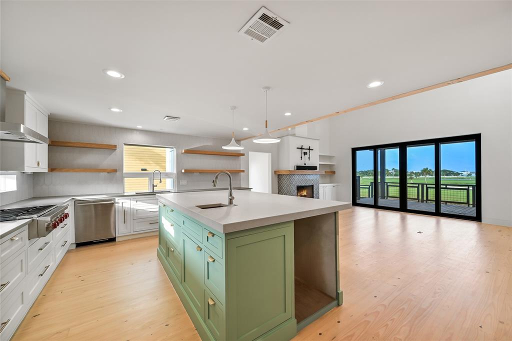 13957 Grambo Boulevard, Galveston, Texas image 16