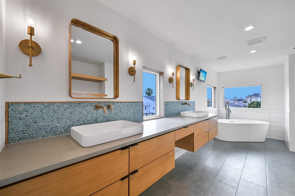 13957 Grambo Boulevard, Galveston, Texas image 30