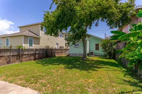 Single Family Residence in Galveston TX 1523 22nd Street 46.jpg