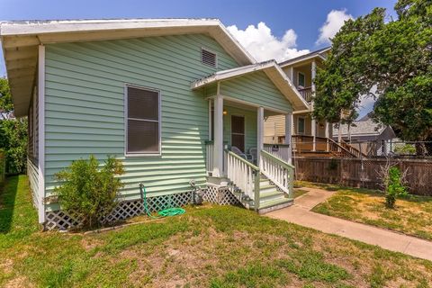 Single Family Residence in Galveston TX 1523 22nd Street 4.jpg