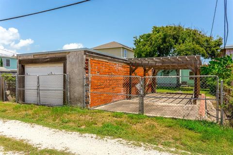 Single Family Residence in Galveston TX 1523 22nd Street 48.jpg