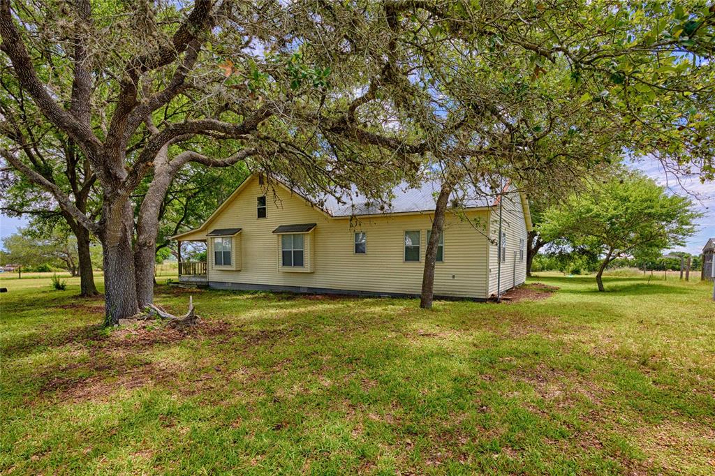 3814 Maeker Road, Flatonia, Texas image 3
