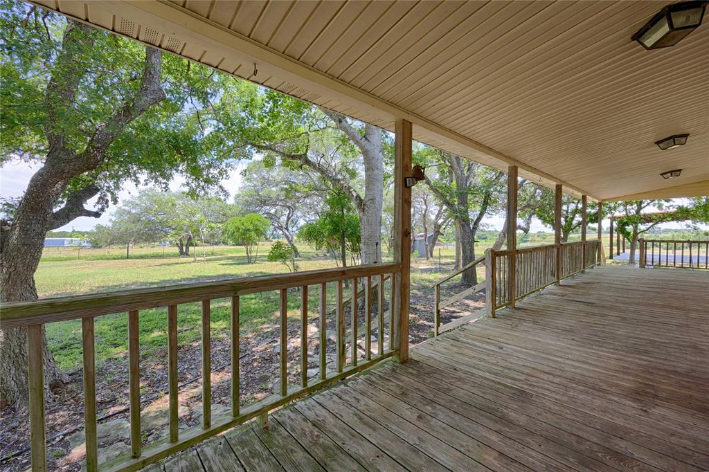 3814 Maeker Road, Flatonia, Texas image 19