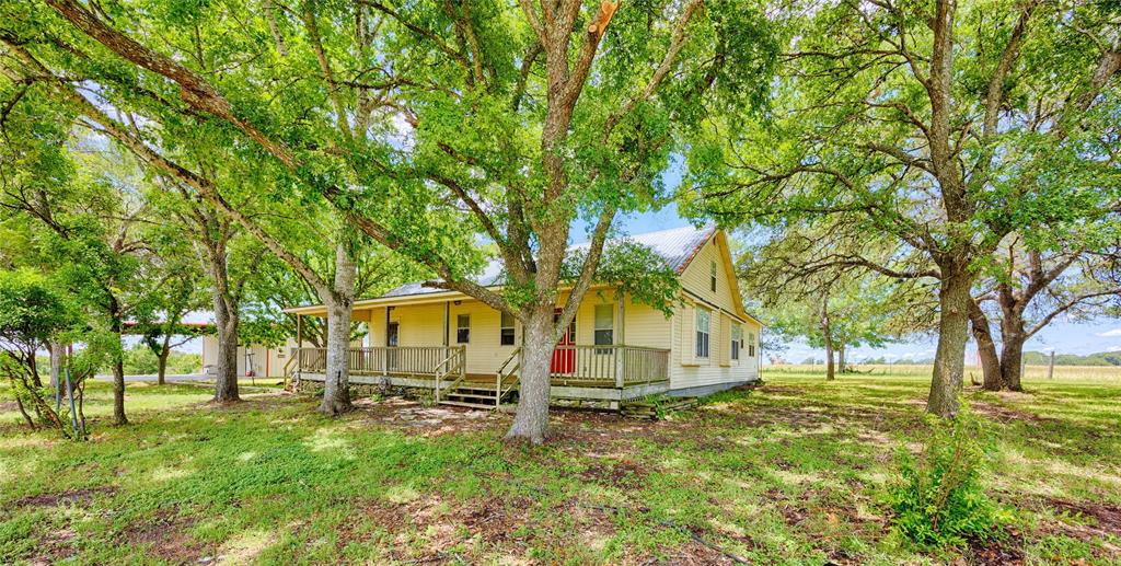 3814 Maeker Road, Flatonia, Texas image 1