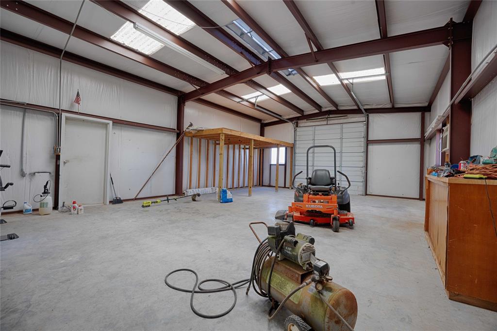 3814 Maeker Road, Flatonia, Texas image 4