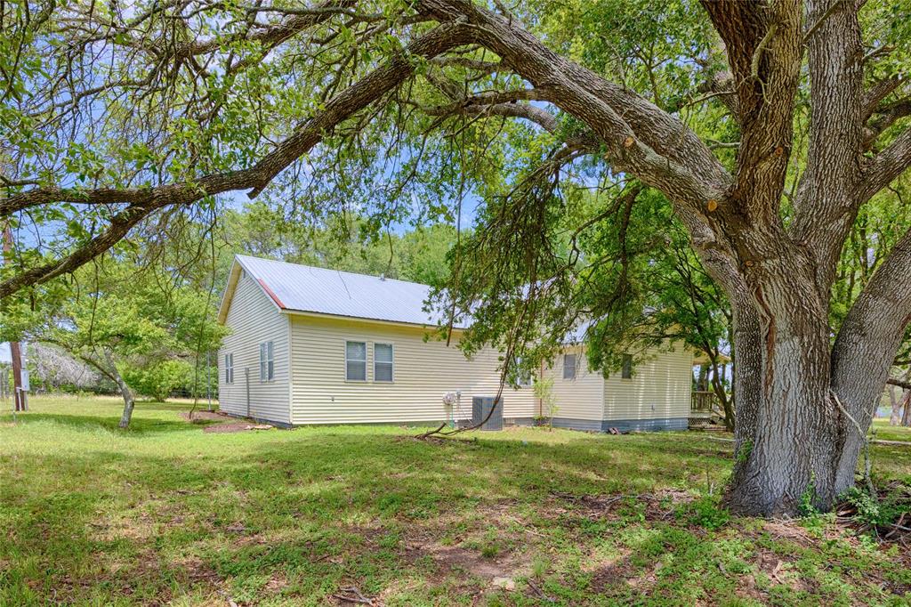 3814 Maeker Road, Flatonia, Texas image 25