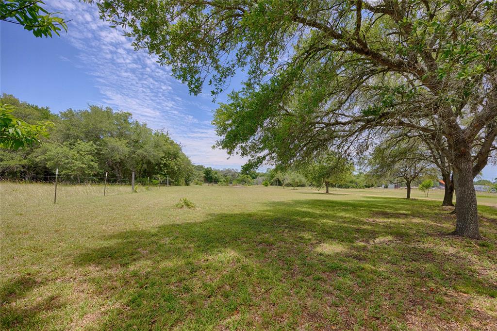3814 Maeker Road, Flatonia, Texas image 22