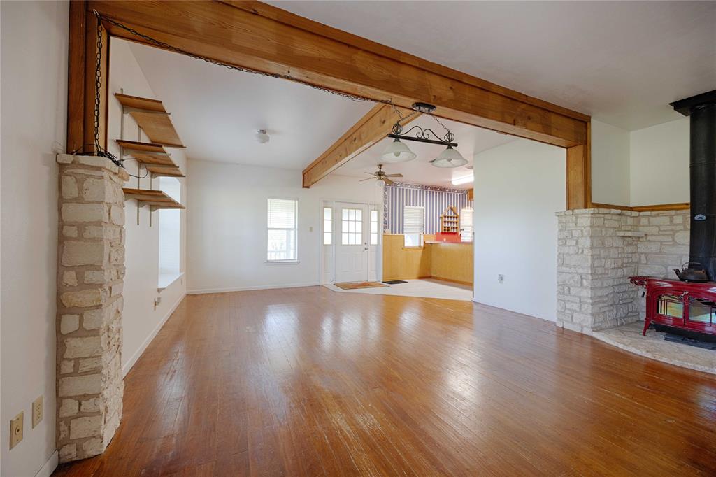 3814 Maeker Road, Flatonia, Texas image 9