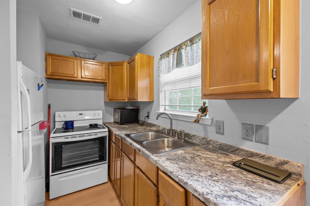 2350 Hawk Meadows, Pearland, Texas image 25