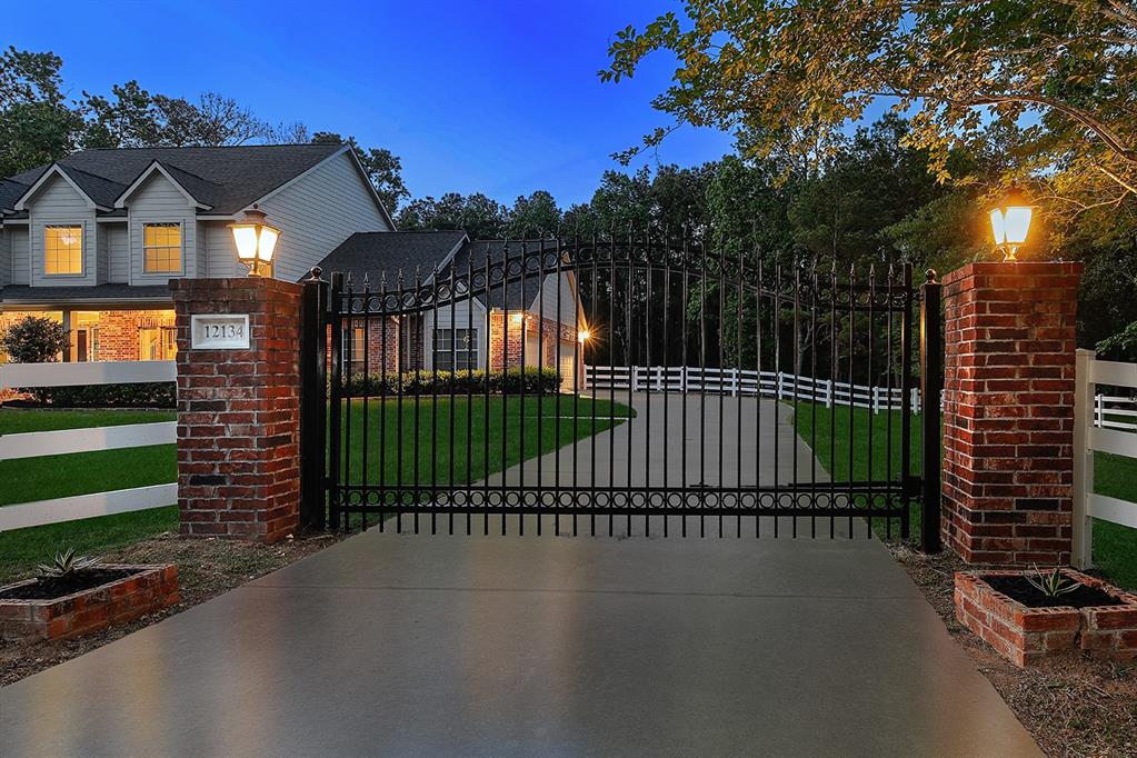 12134 E Border Oak Drive