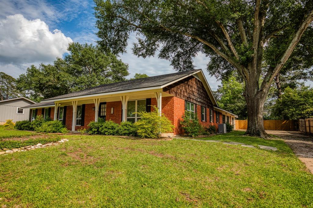 904 Mae Way, Brenham, Texas image 5
