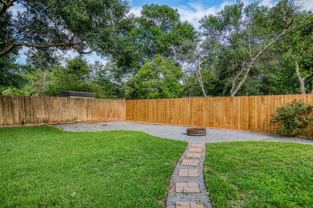 904 Mae Way, Brenham, Texas image 32